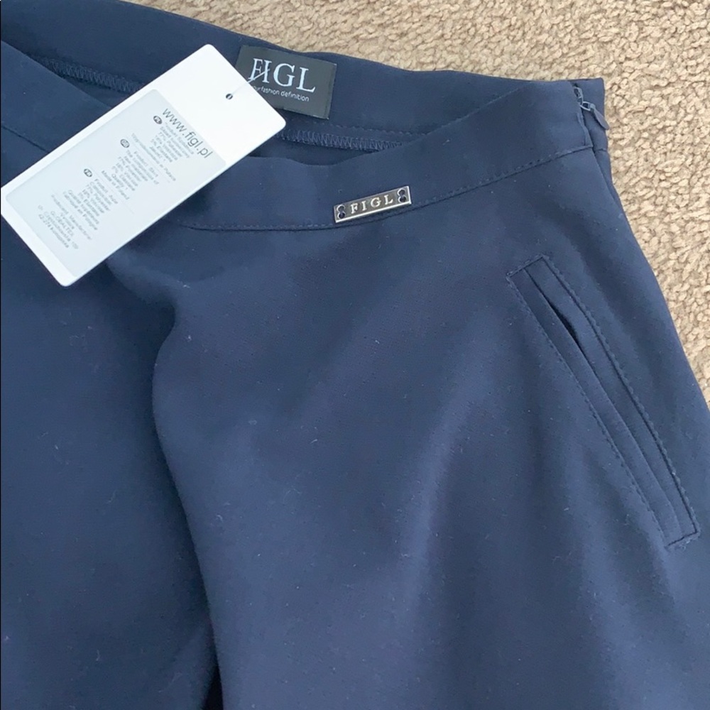 FIGL | Pocketed Skirt - Picture 3 of 8